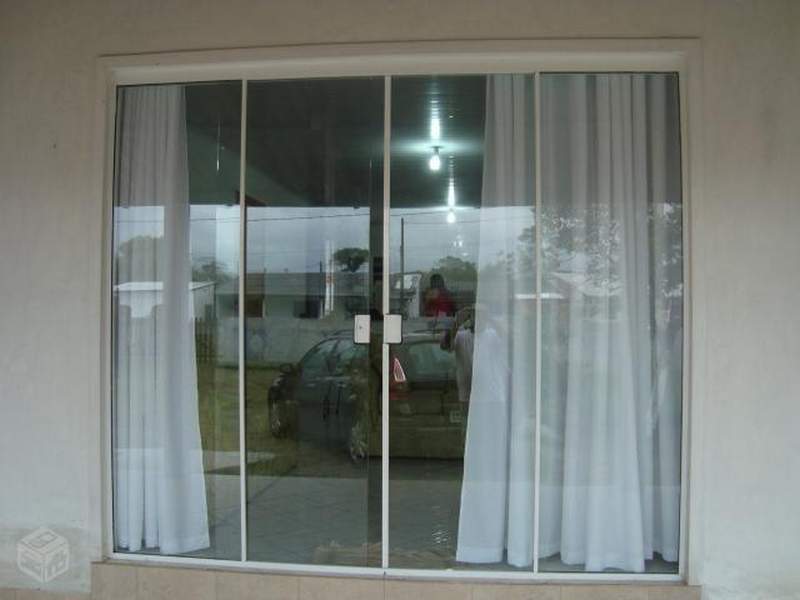 janelas e portas de vidro